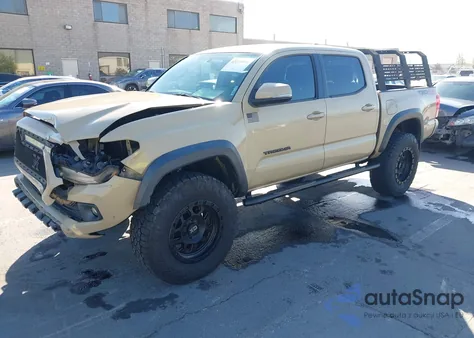 2017 Toyota Tacoma Trd Off Road z USA, uszkodzony, nr VIN 5TFCZ5AN1HX114215